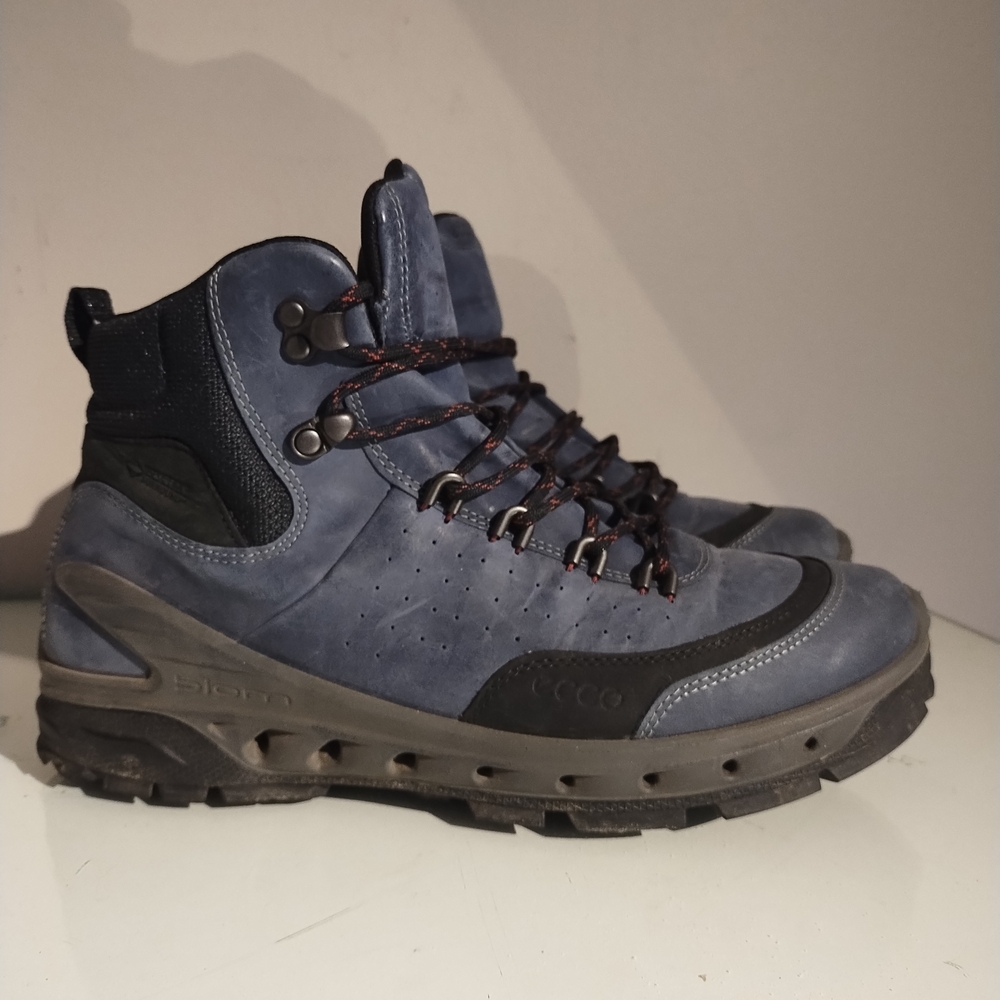 ECCO Women's Biom Venture Blue Hiking Boots (10)